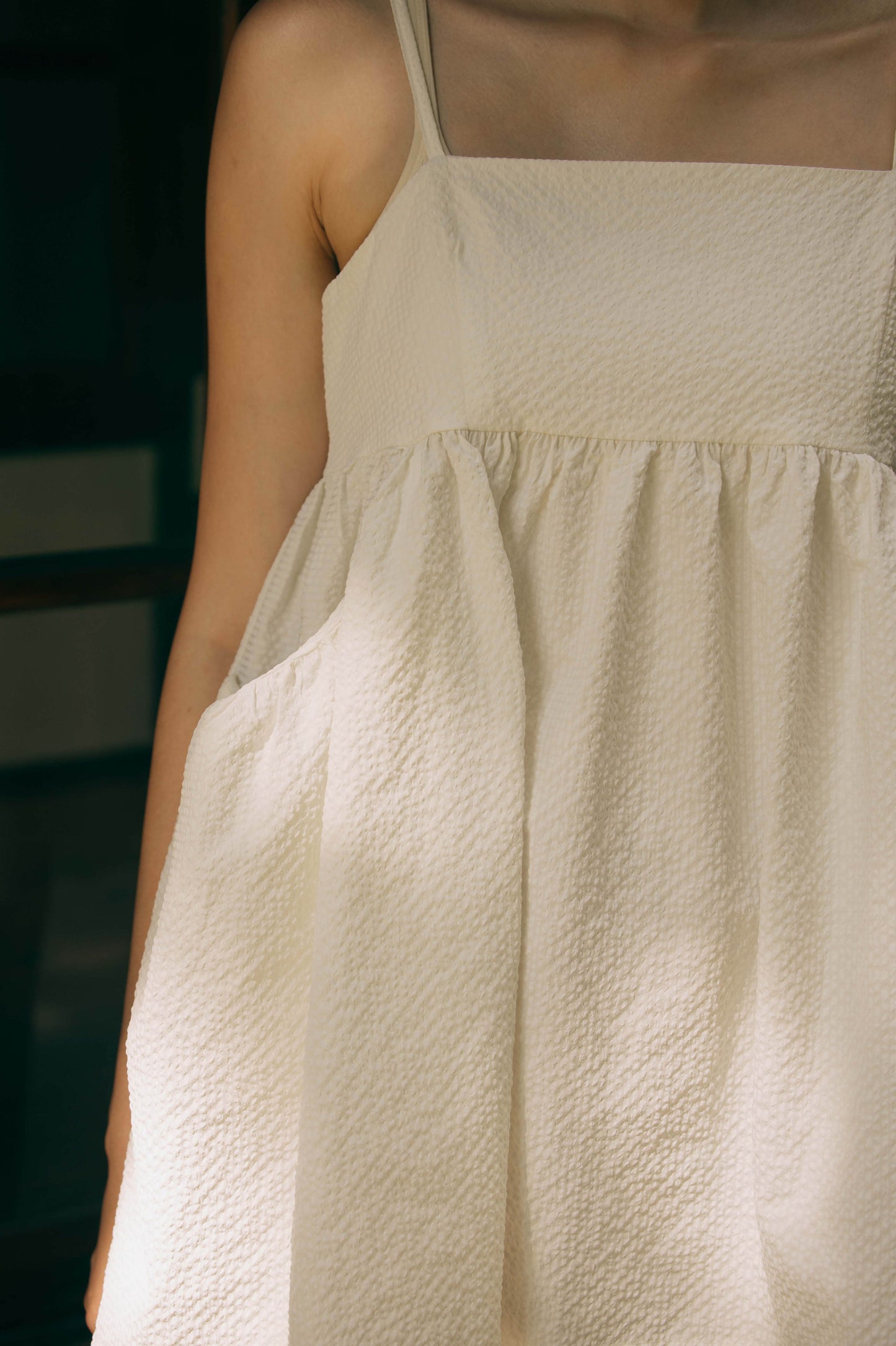 (2色)泡泡細肩上衣